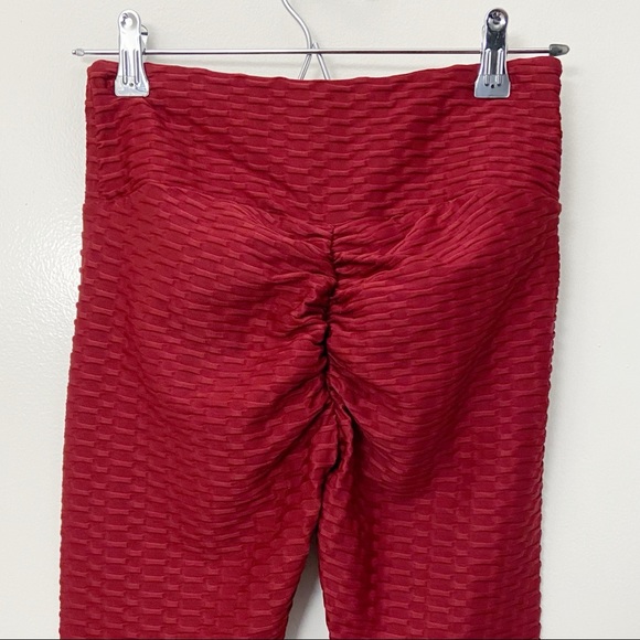 TikTok Butt Leggings Red Small - Picture 4 of 10